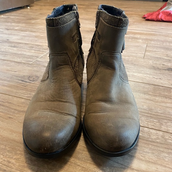 Sorel Waterproof Lolla Ankle Boots - Picture 2 of 9